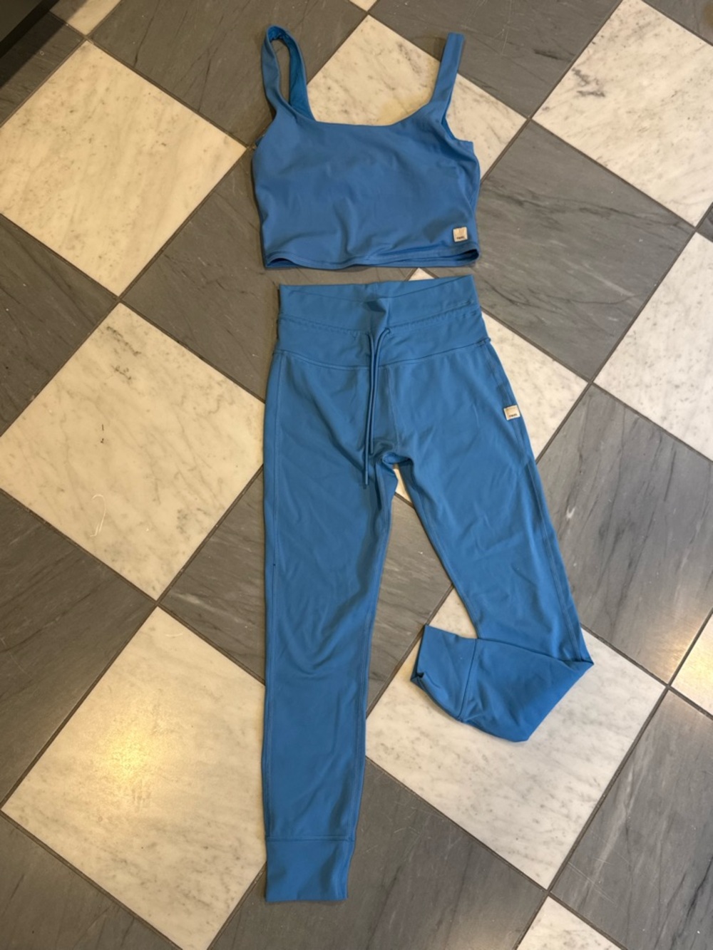 Vuori leggings and sports bra/tank - Picture 4 of 7